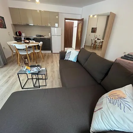 Apartment Marrone On Bogoridi *